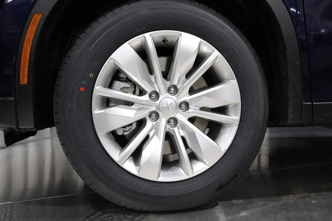 Mitsubishi Outlander снимка Mitsubishi Outlander