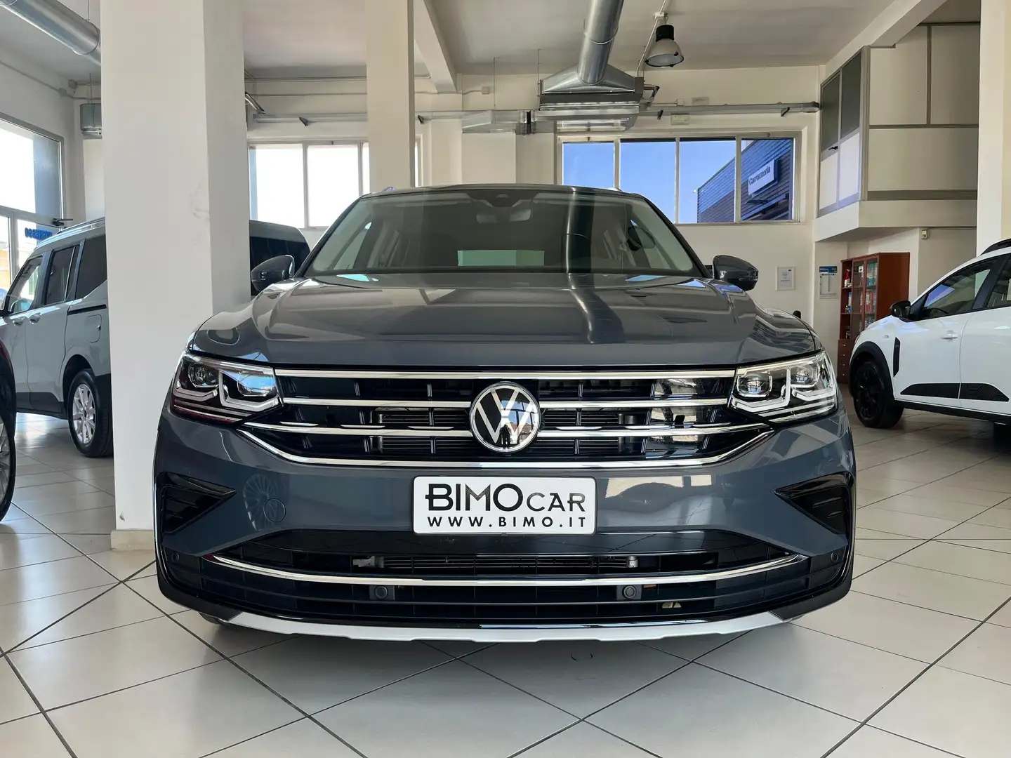 Volkswagen Tiguan Tiguan 2.0 tdi Elegance 150cv dsg Grigio - 2