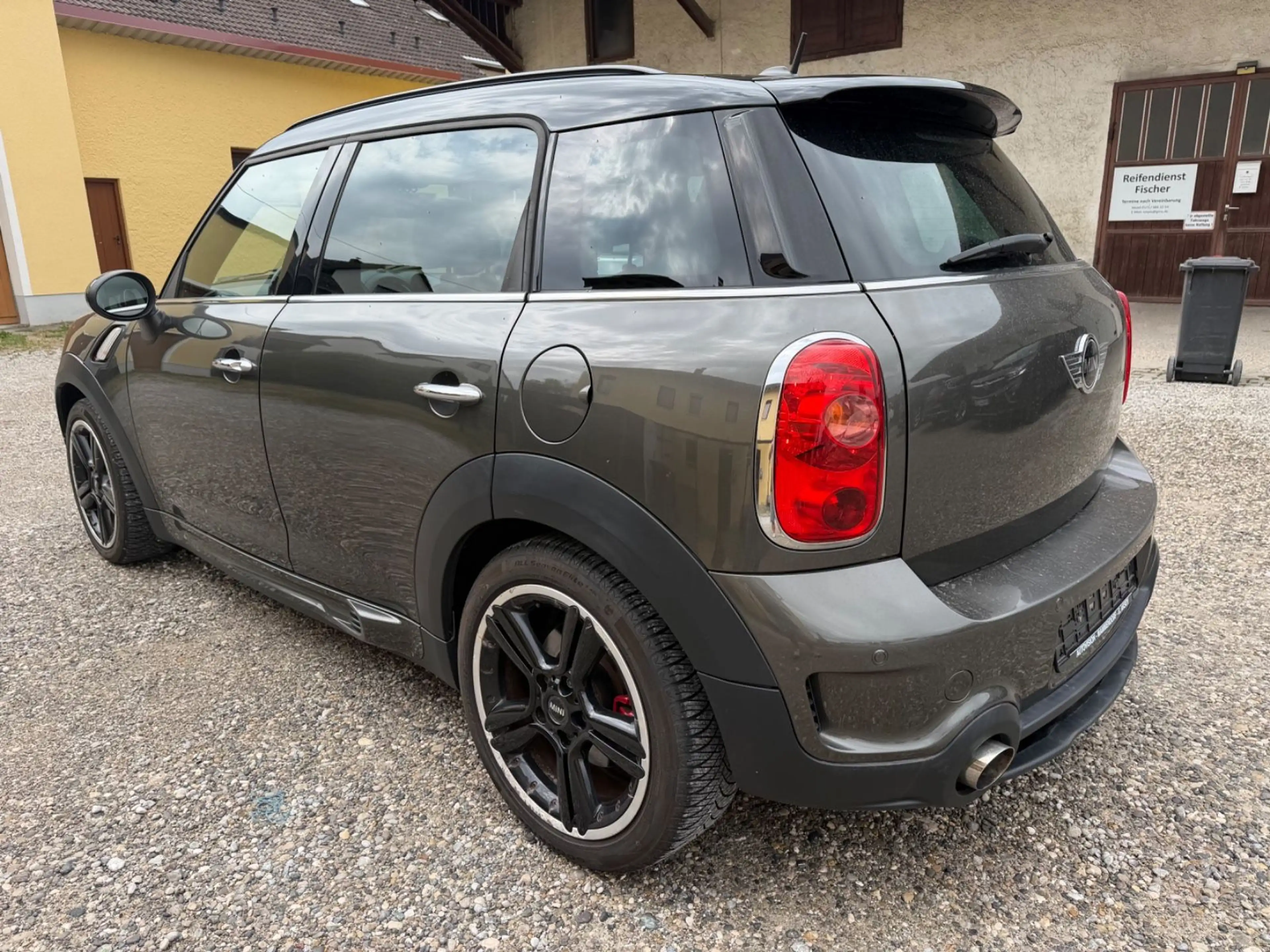 MINI John Cooper Works Countryman John Cooper Works — photo 3