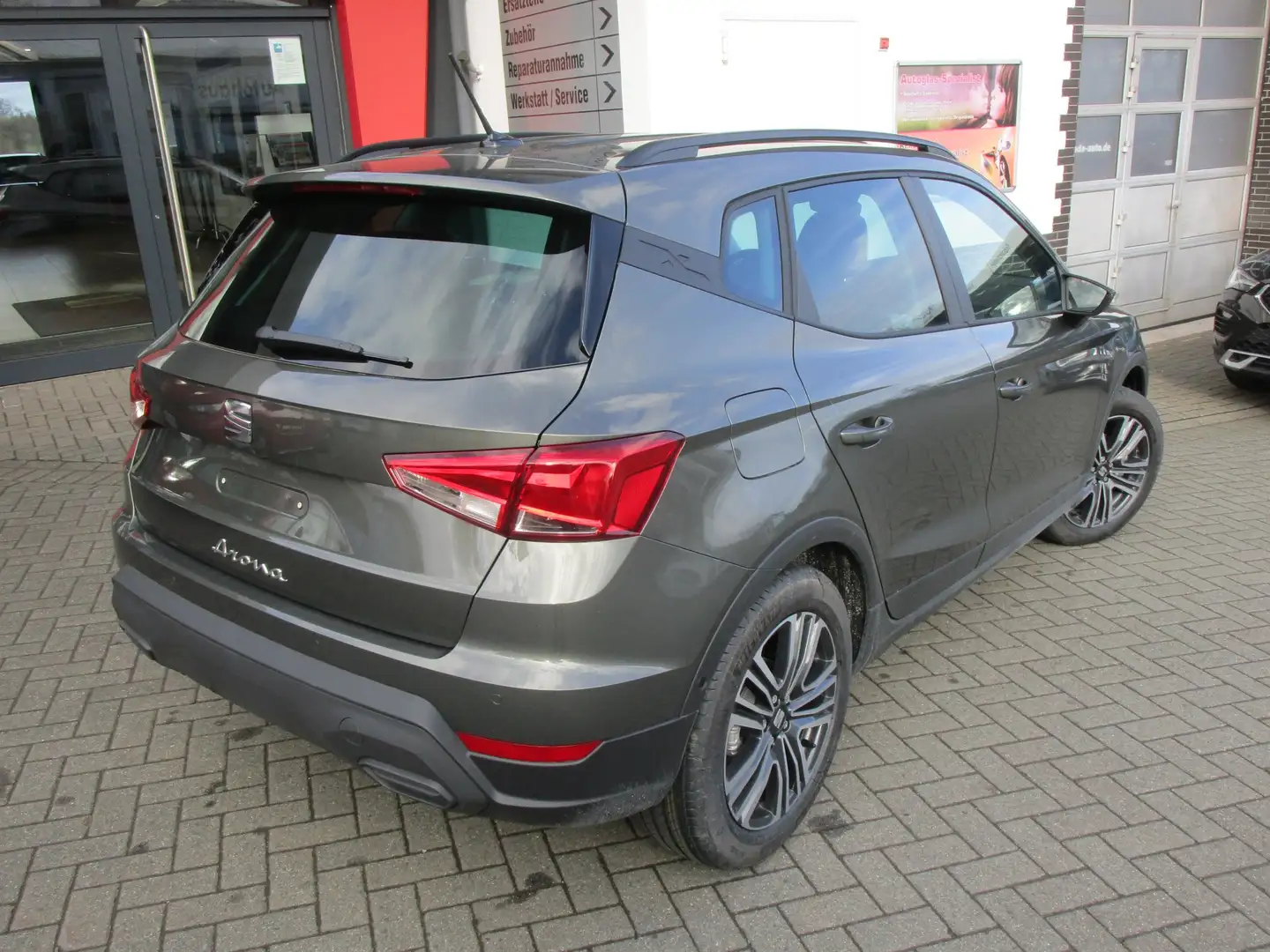 SEAT Arona Style Pro 1,0 TSI Gris - 2