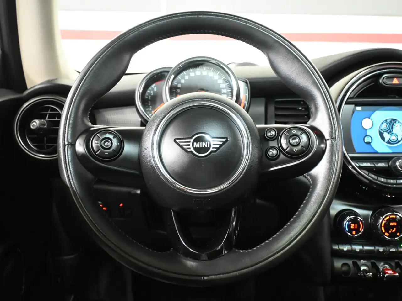MINI 3 Door снимка MINI 3 Door