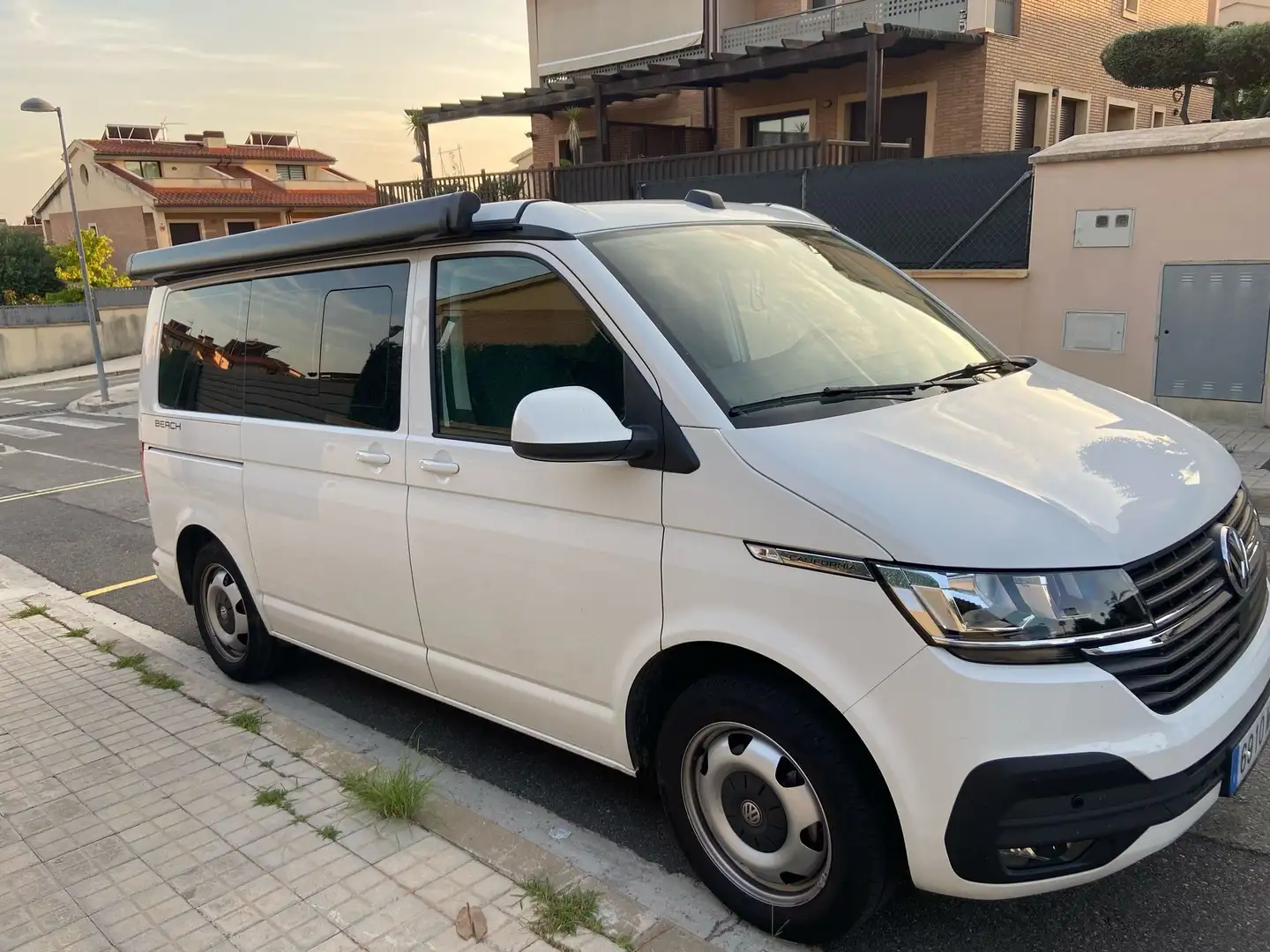 Volkswagen T6.1 California Alb - 2