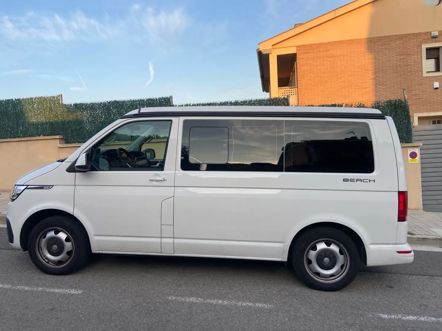 Volkswagen T6.1 California Alb - 1