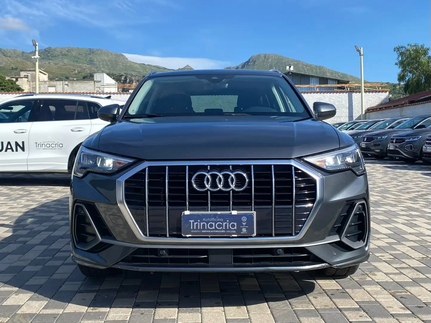Audi Q3 S line edition 2.0 TDI 150CV s-tronic 35 Grigio - 2