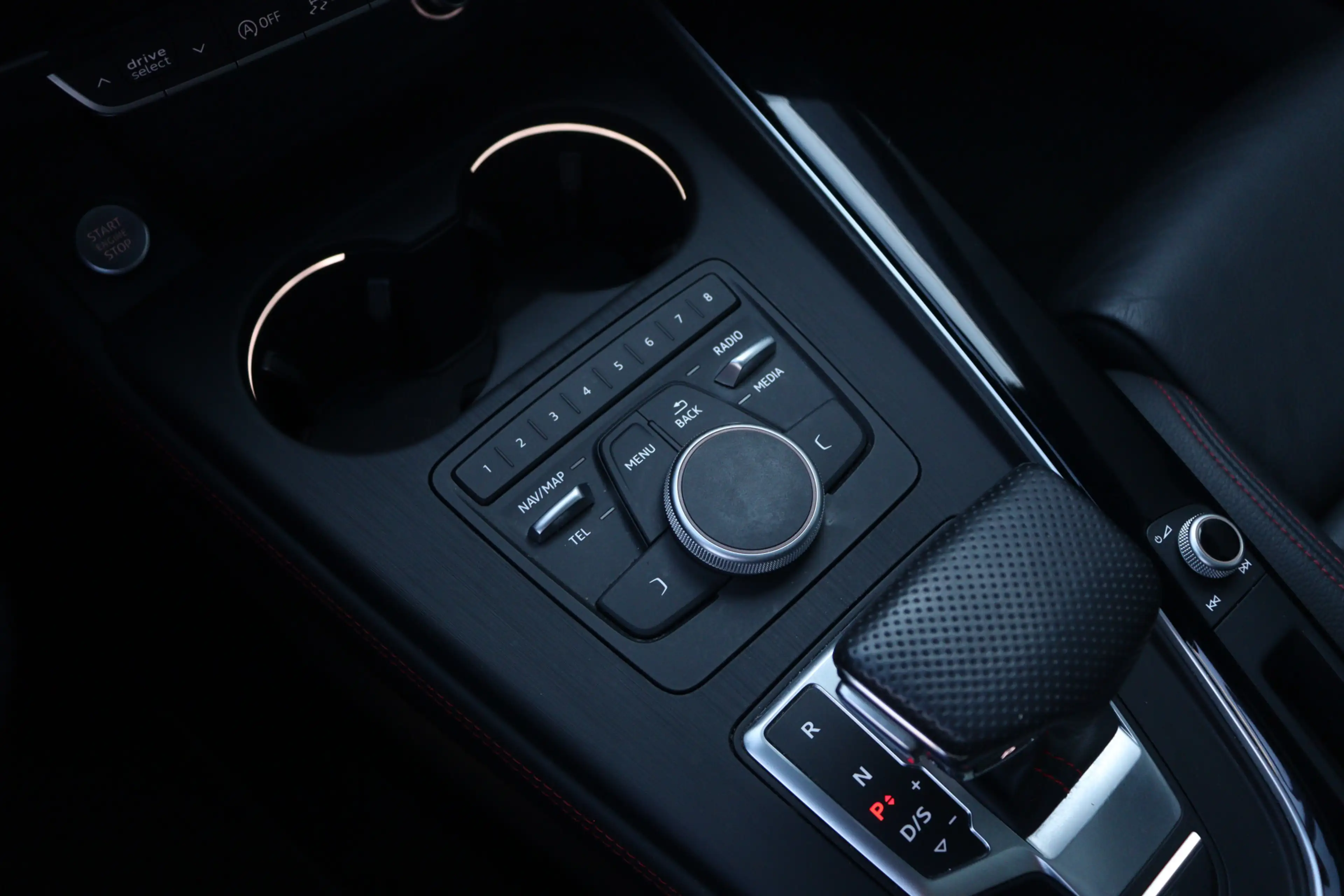 Audi A4 Avant 40 TFSI S-Line | Pano | Leder | 19 Inch | — photo 33