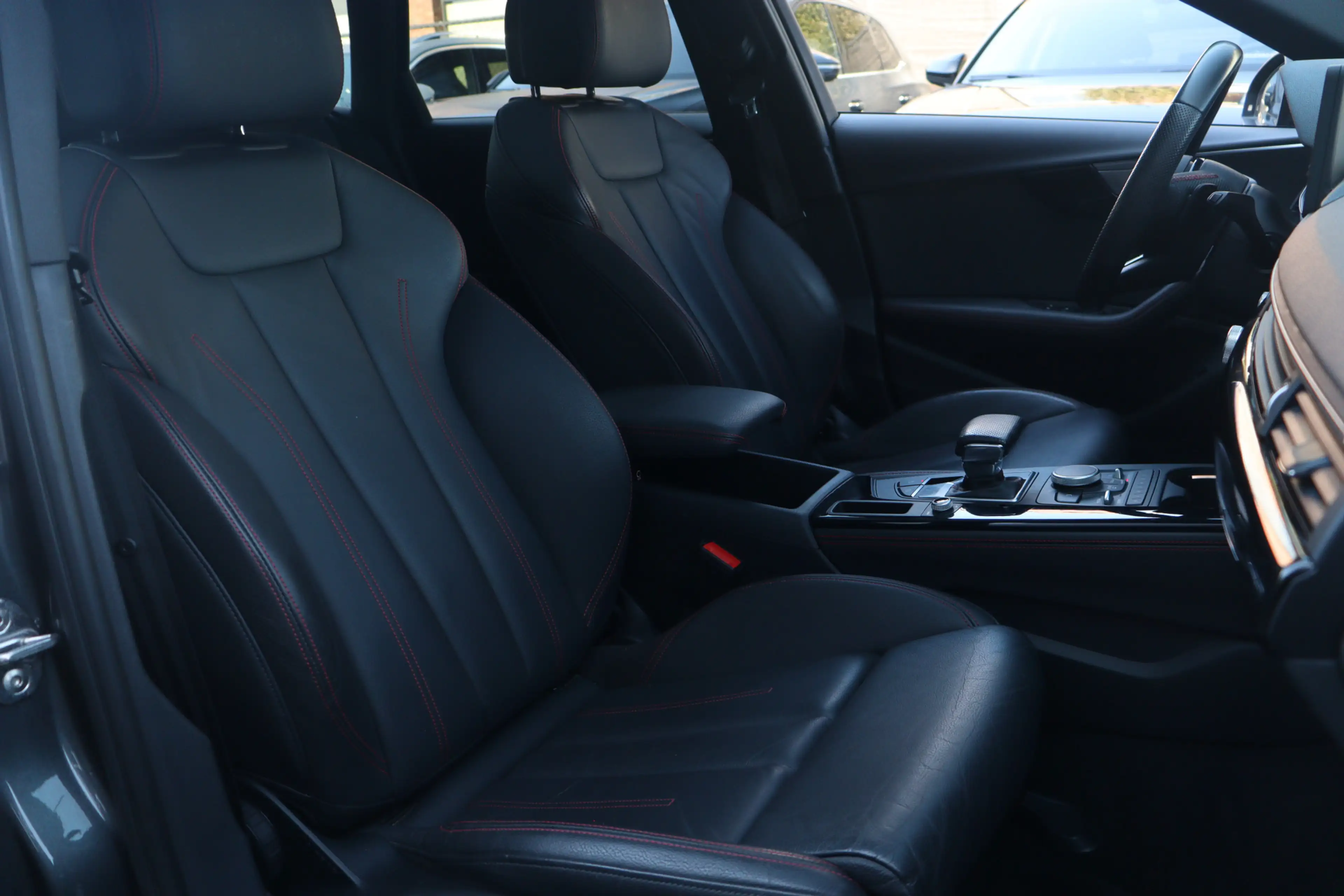 Audi A4 Avant 40 TFSI S-Line | Pano | Leder | 19 Inch | — photo 14