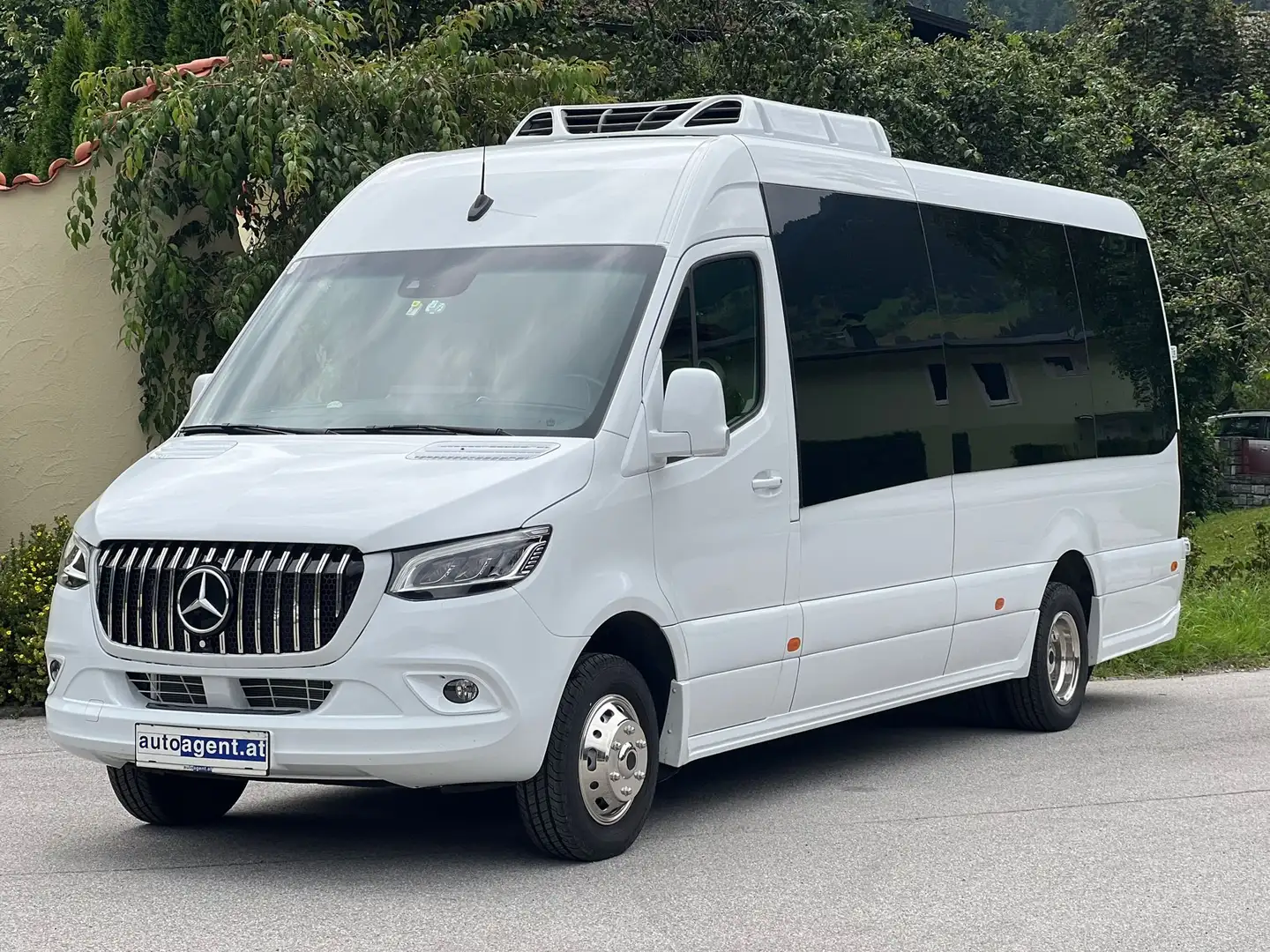 Mercedes-Benz Sprinter Sprinter 519 CDI VIP Edition 17+1 Sitze Blanc - 1