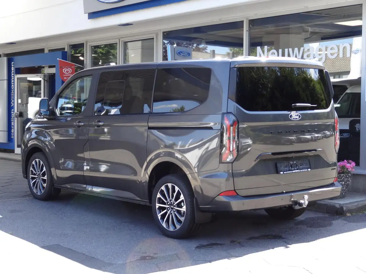 Ford Tourneo Custom 2026 — фото 8
