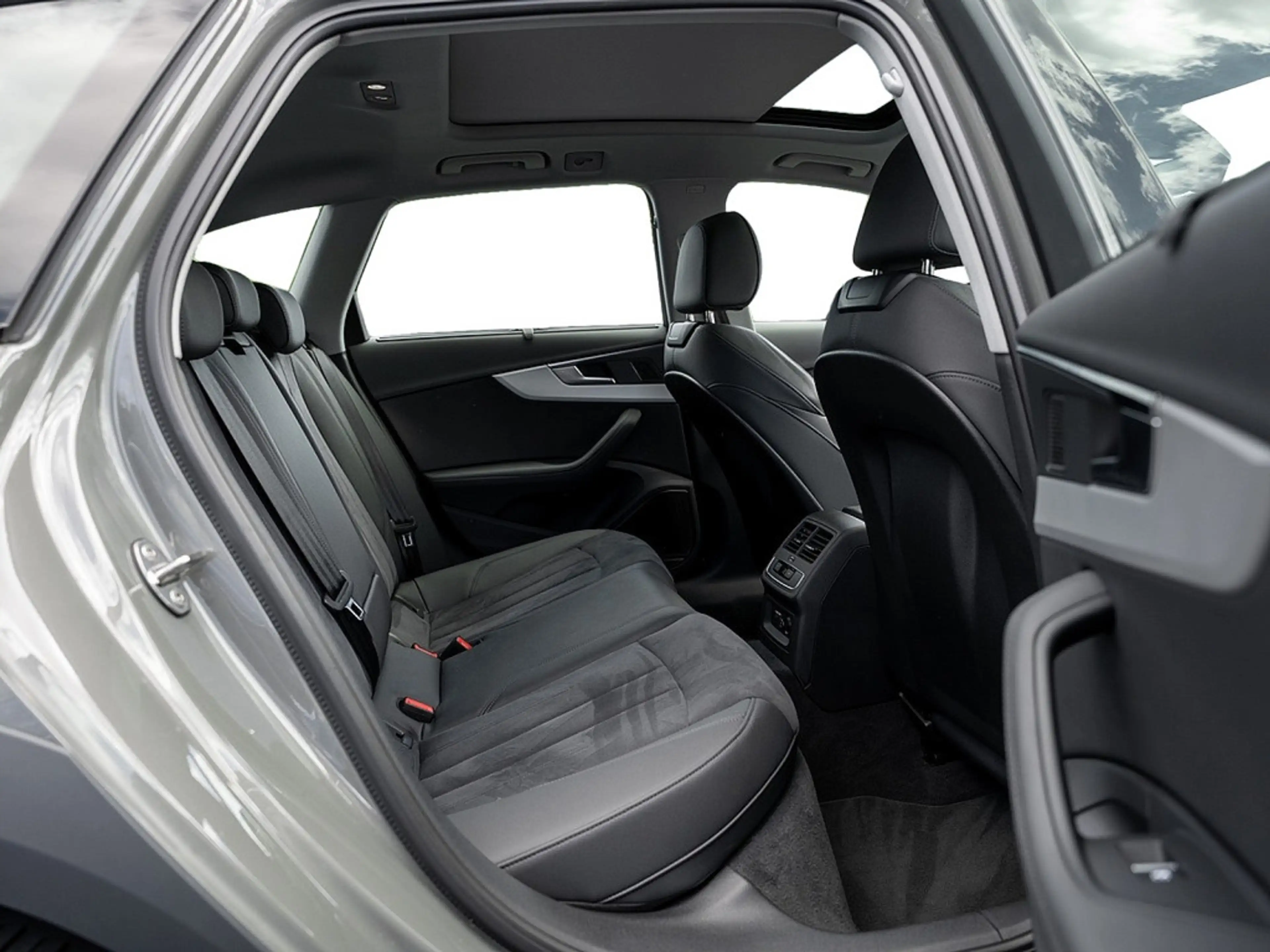 Audi A4 allroad 45 TFSI quattro AHK PANO KAM HUD — photo 5