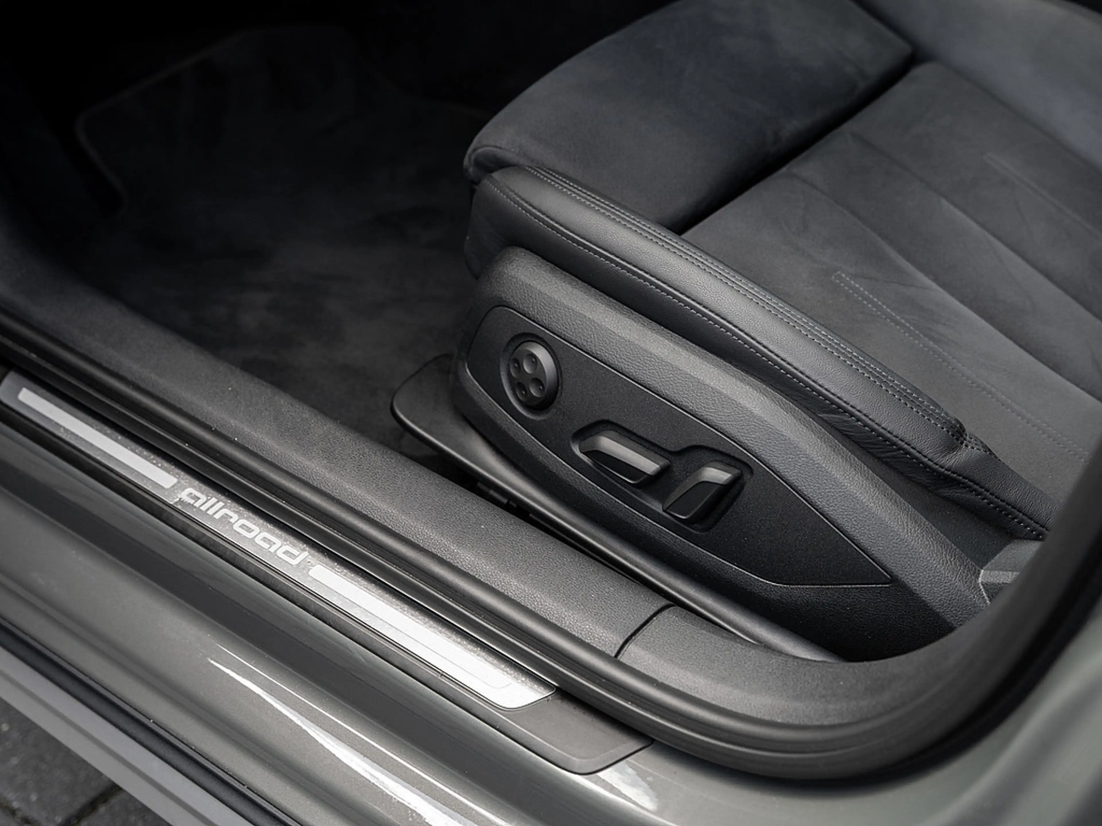 Audi A4 allroad 45 TFSI quattro AHK PANO KAM HUD — photo 15