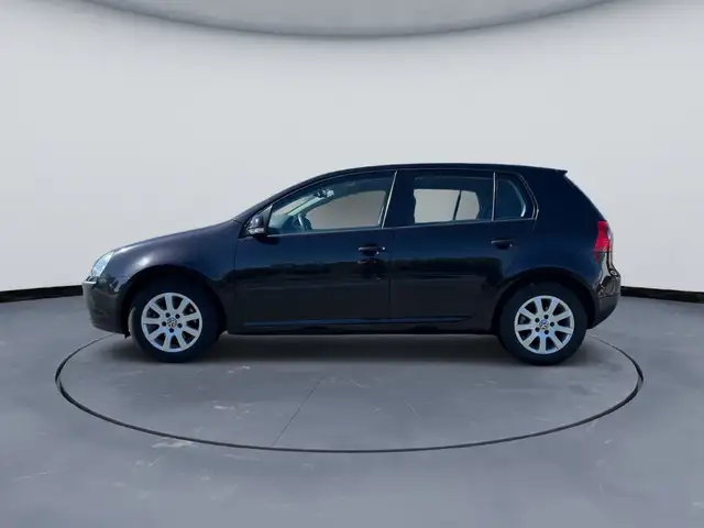 Volkswagen Golf view 2