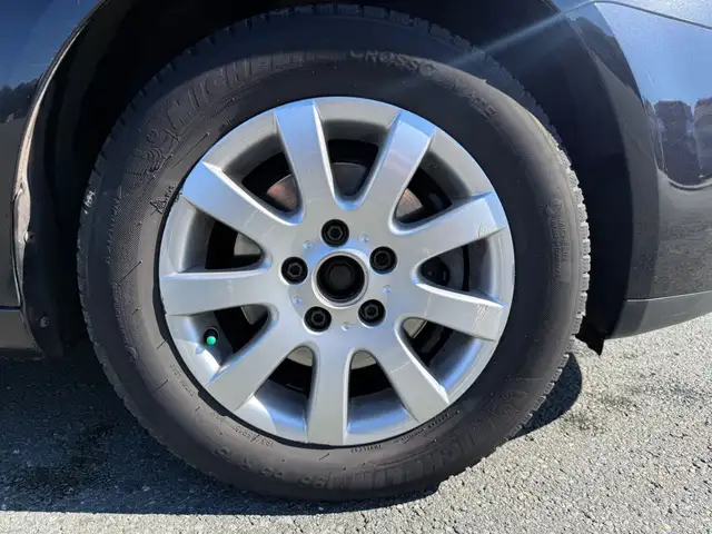 Volkswagen Golf view 9