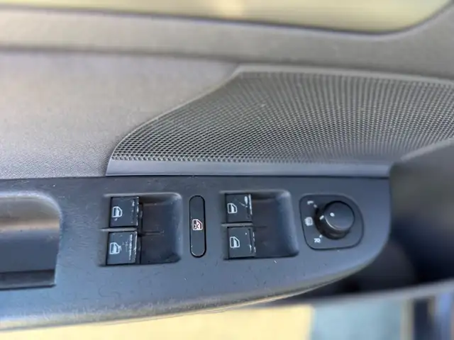 Volkswagen Golf view 15