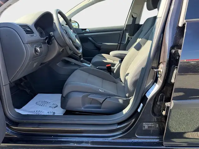 Volkswagen Golf view 10