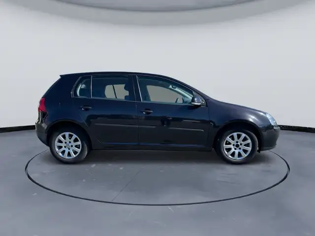 Volkswagen Golf view 6