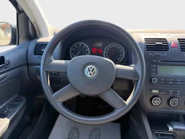 Volkswagen Golf view 13