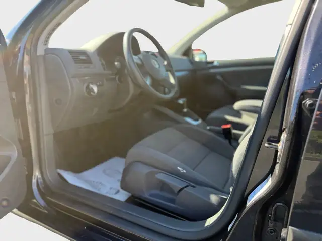 Volkswagen Golf view 11