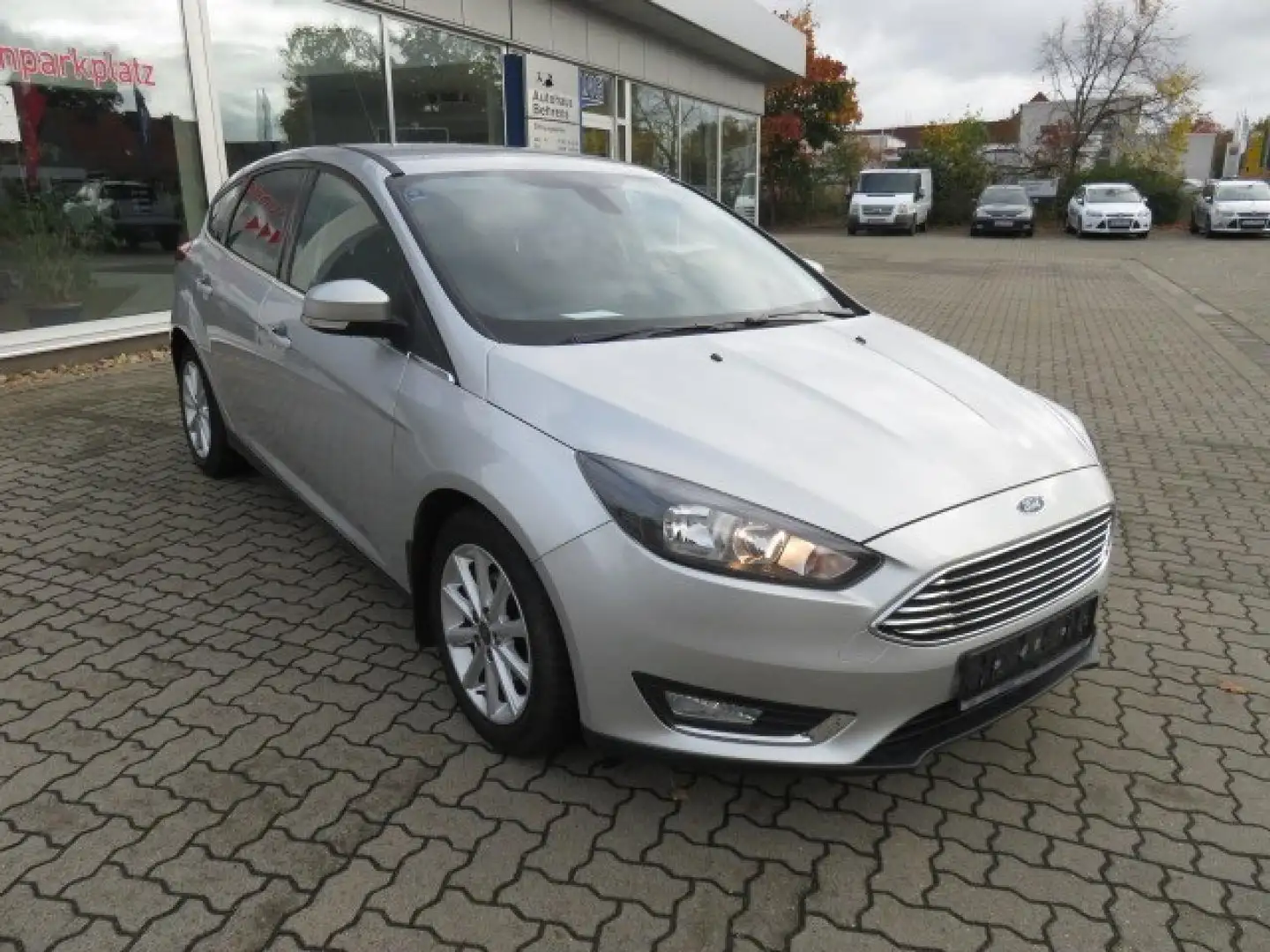 Ford Focus Titanium Silber - 2