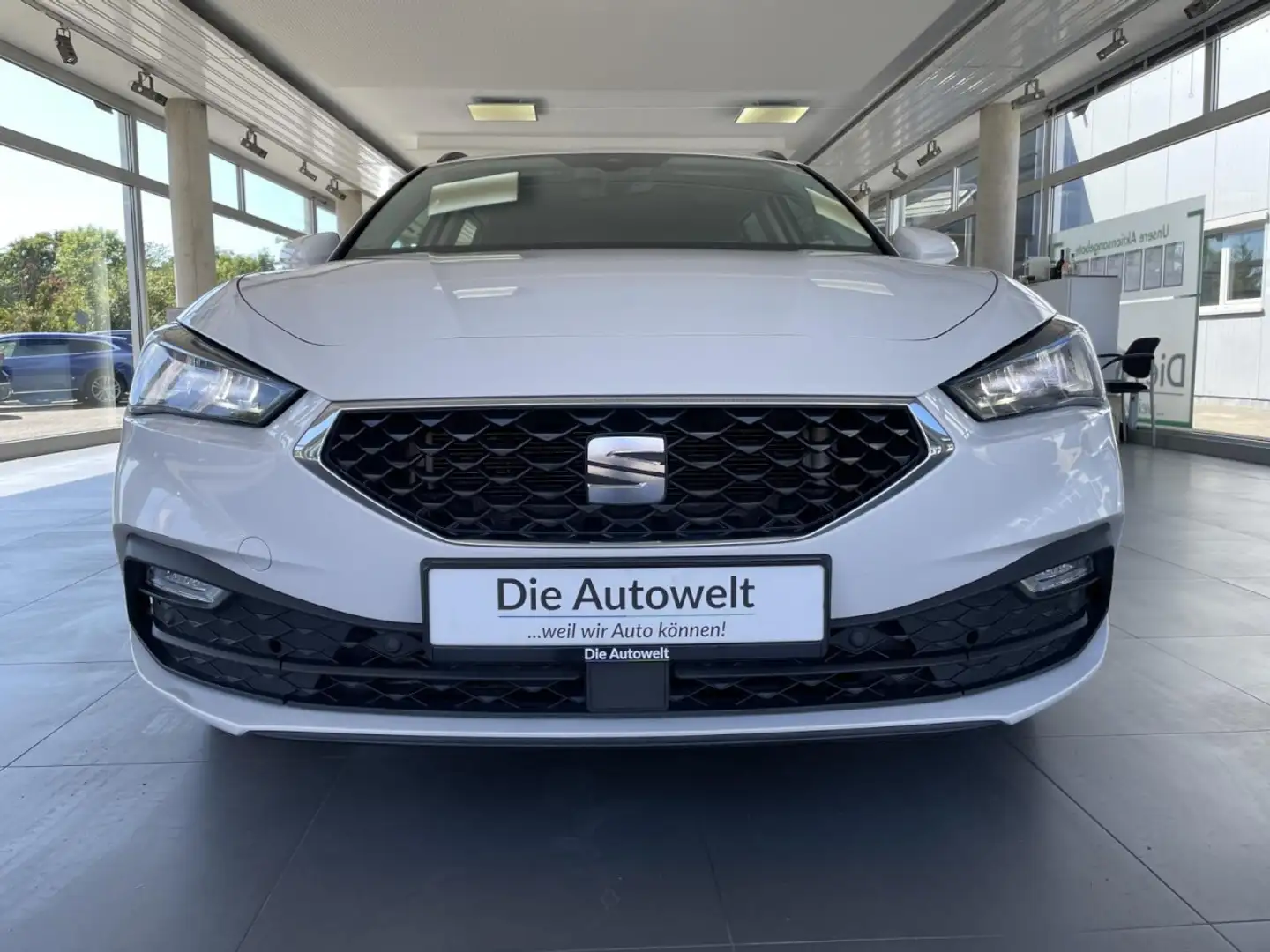 SEAT Leon ST 2,0 TDI DSG Style NAVI LED PDC ZV GRA BT Klima Weiß - 2