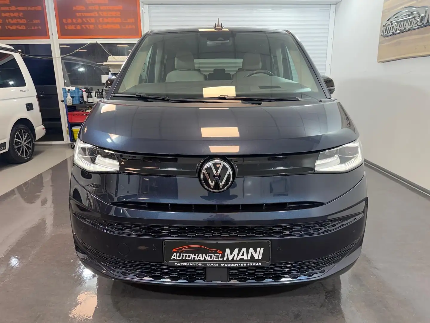 Volkswagen T7 Multivan / Vis-a-Vis/Pano-Dach/ACC/PDC/LED/AHK Bleu - 2