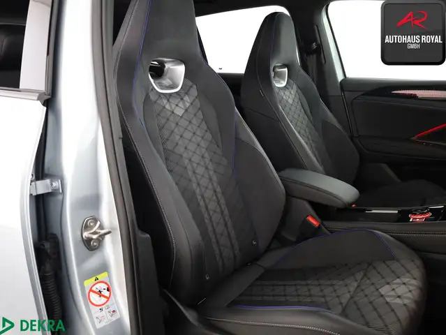 Volkswagen Tiguan view 12