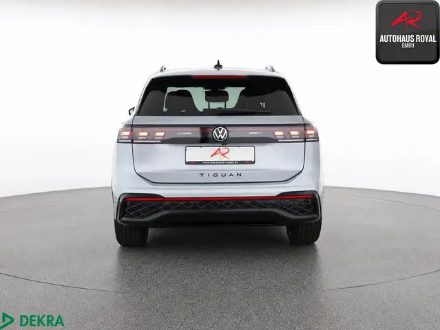 Volkswagen Tiguan view 4