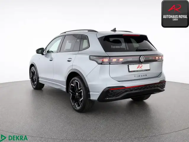 Volkswagen Tiguan view 3