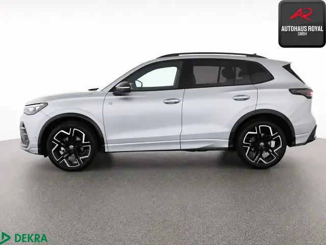 Volkswagen Tiguan view 2