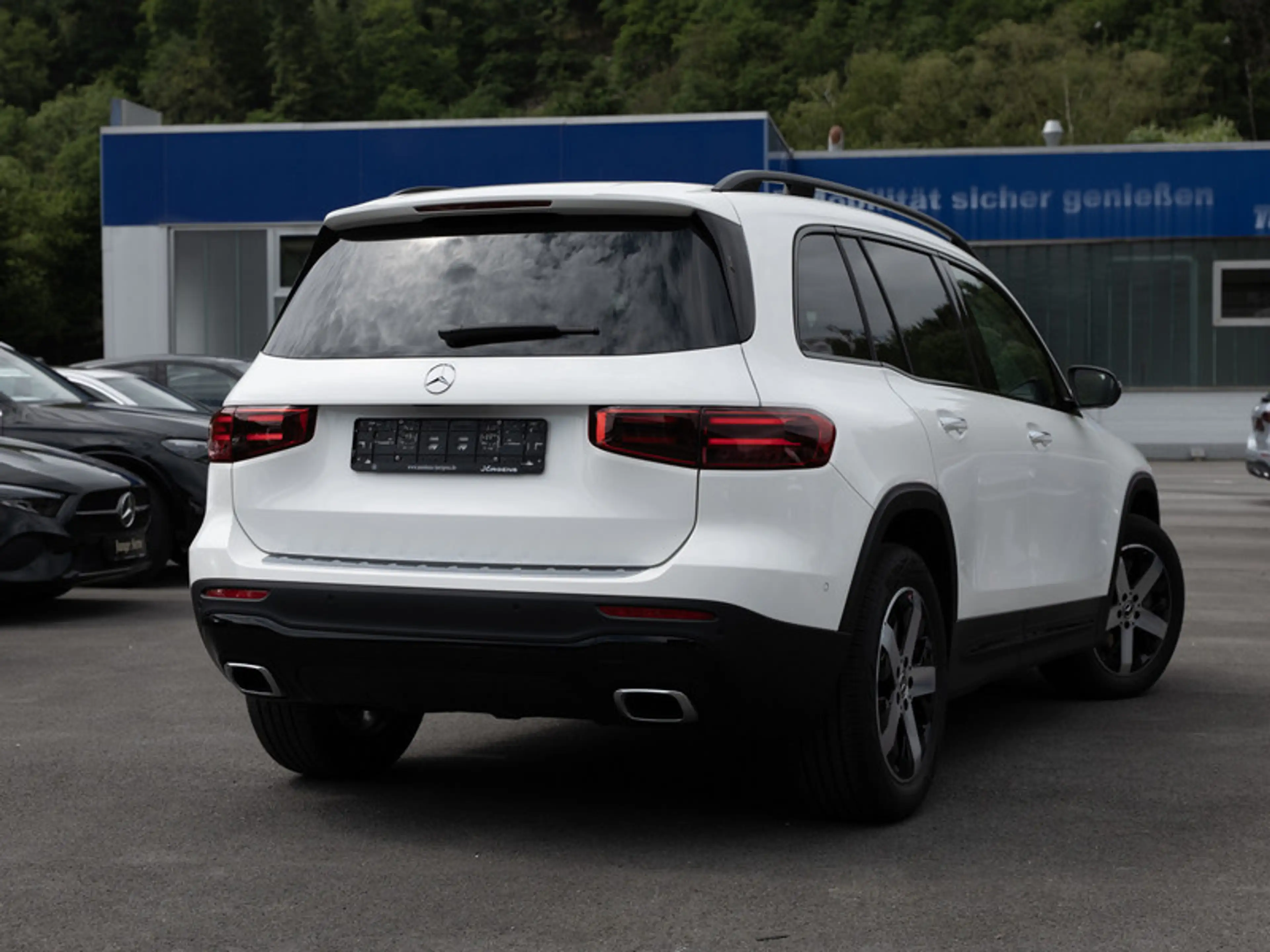Mercedes-Benz GLB 250 4M Progressive/LED/360/Night/Distr/Keyl — photo 4