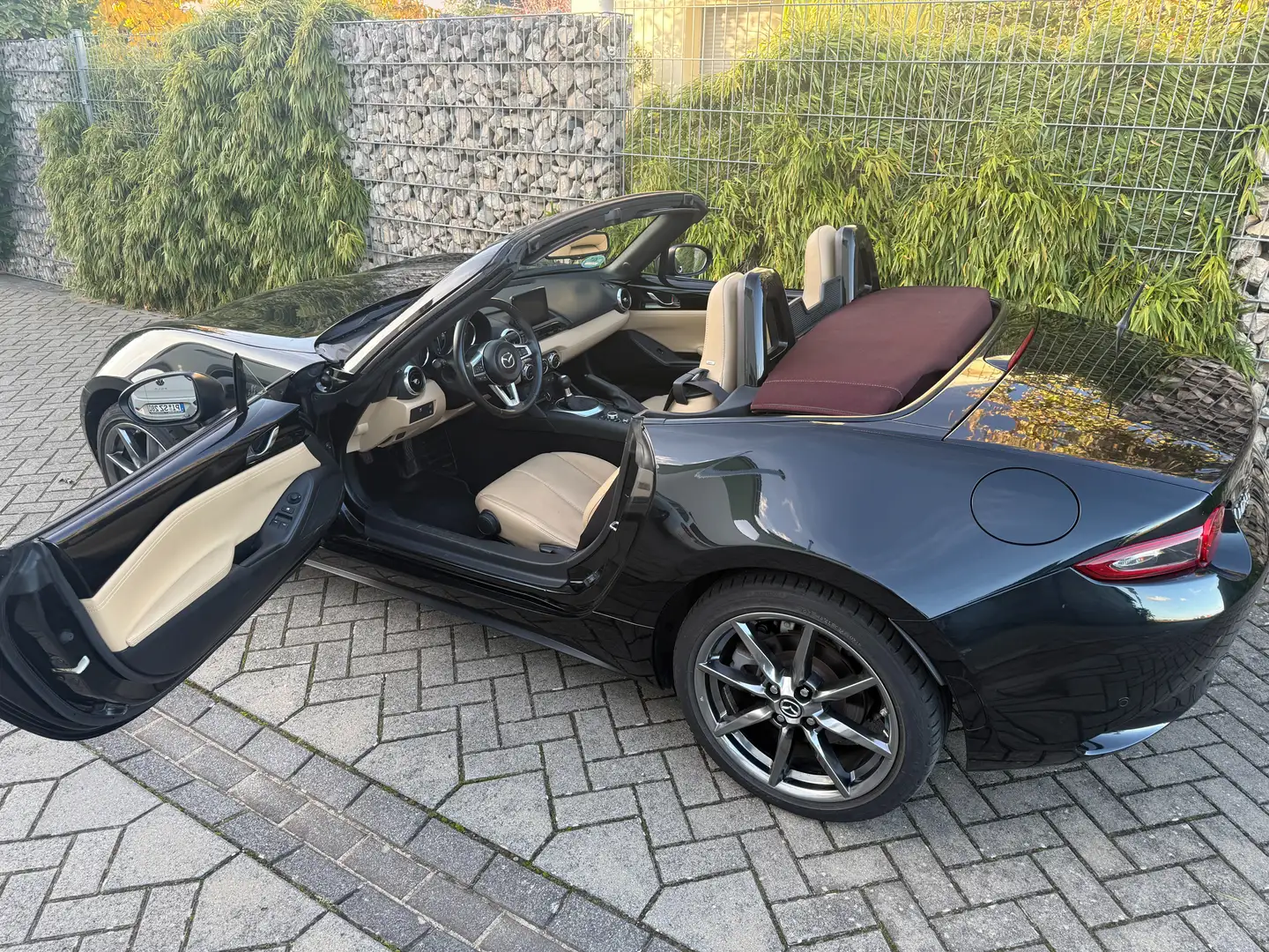 Mazda MX-5 2.0 G-160 SAKURA , Bose, Leder, Navigation Schwarz - 1