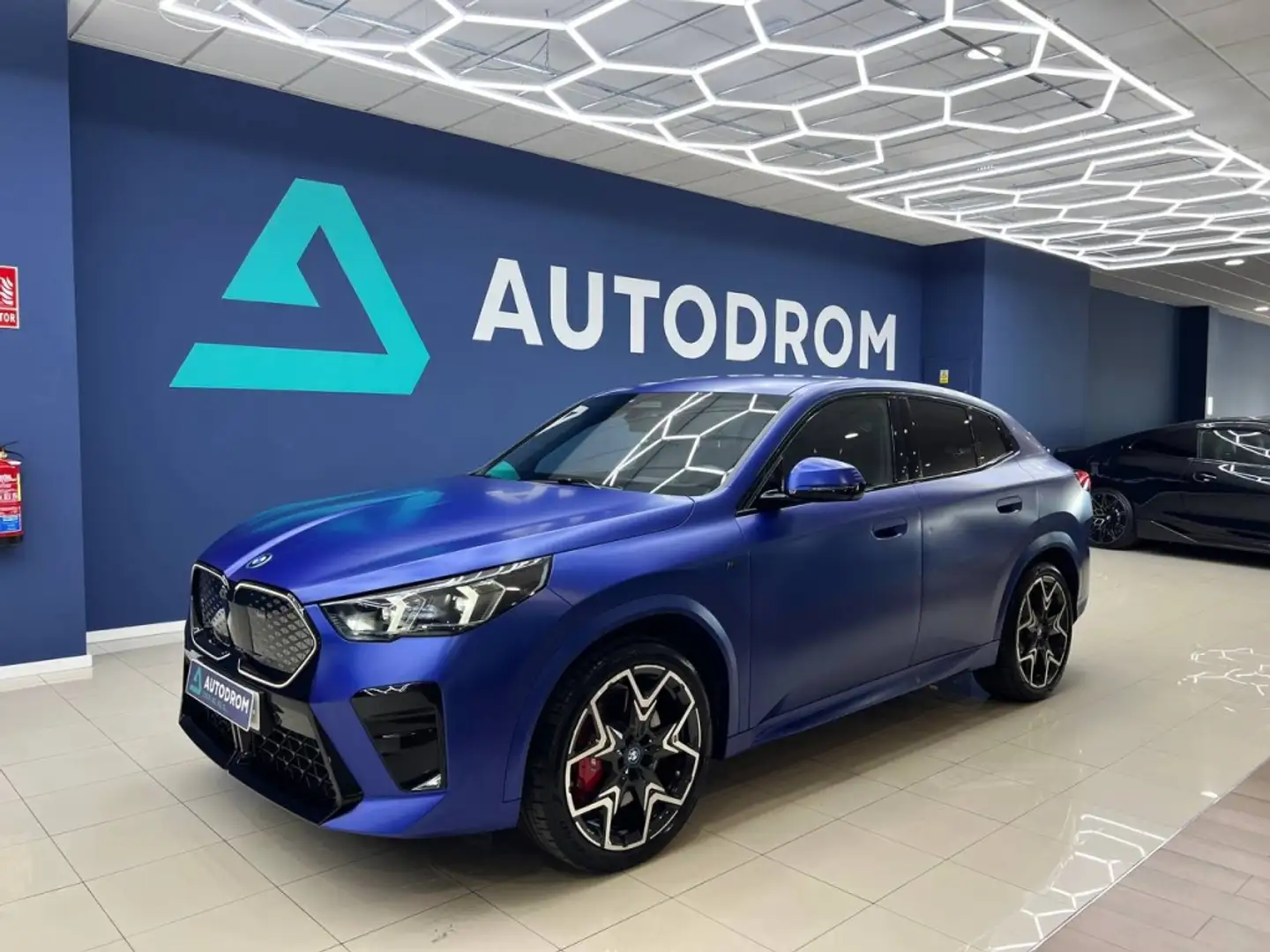 BMW iX2 xDrive30A M Sport Pro - 1