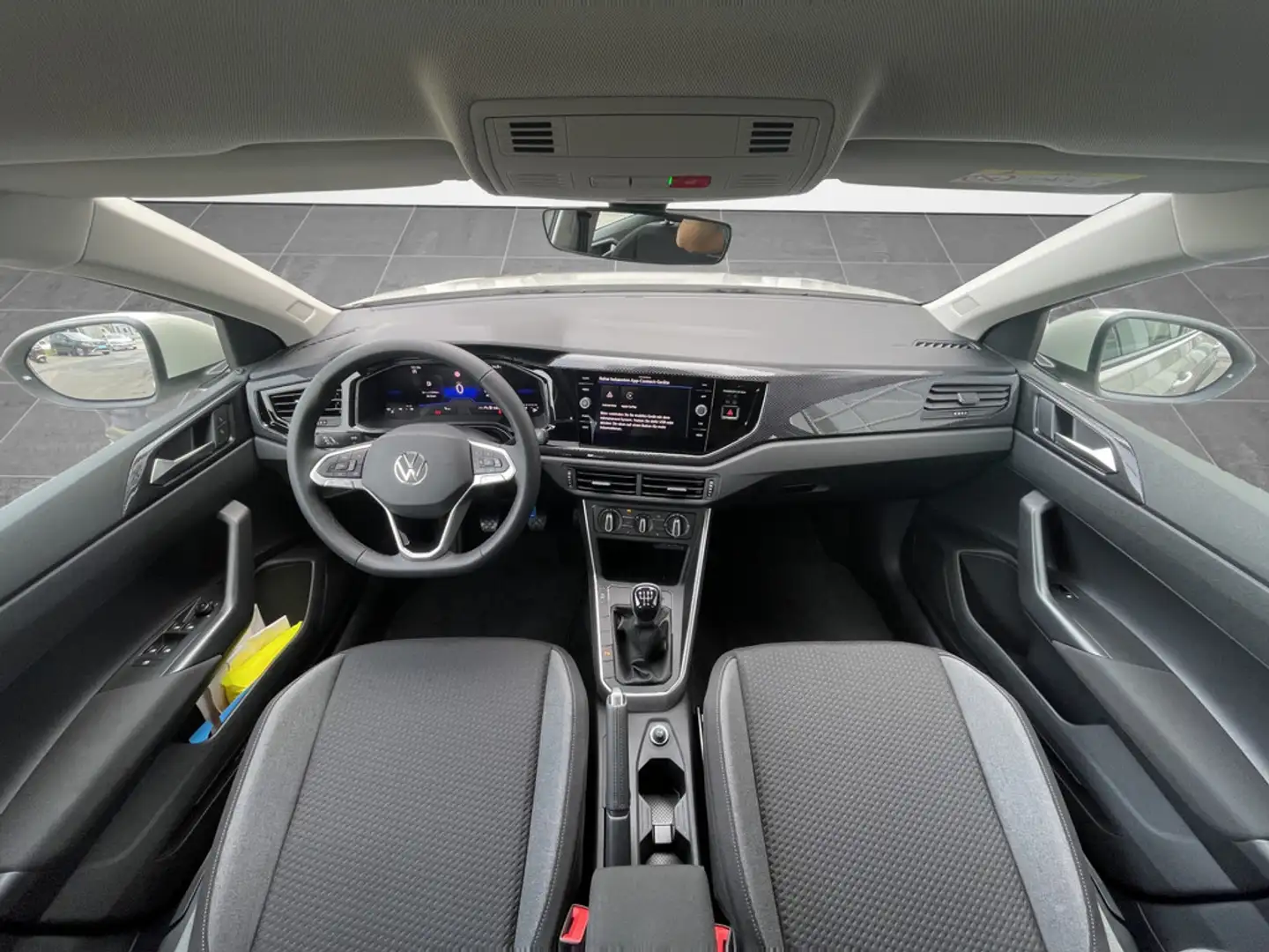 Volkswagen Taigo 1.0 TSI Life LED+KLIMA+PDC+SHZ+APP+LM Gris - 2