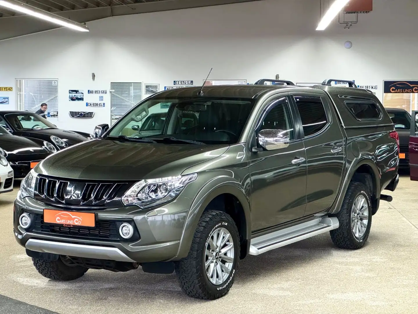Mitsubishi L200 Top D-kab 4WD *AHK*SHZ*NAV*BX*RK*HardTop* Verde - 1