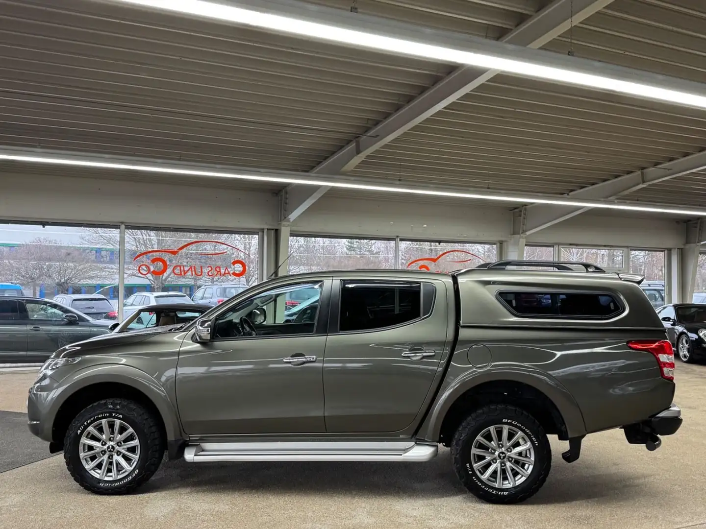 Mitsubishi L200 Top D-kab 4WD *AHK*SHZ*NAV*BX*RK*HardTop* Verde - 2