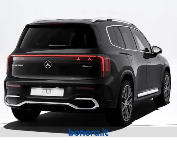 Mercedes-Benz GLB view 3