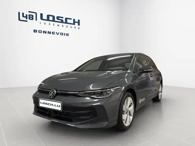 Volkswagen Golf view 3