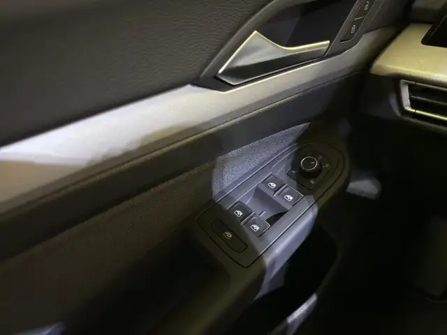 Volkswagen Golf view 14