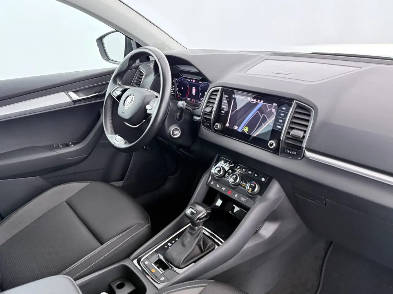 Skoda Karoq 1.5 TSI Tour Aut MATRIX AHK RADAR NAVI PDC, миниатюра 14