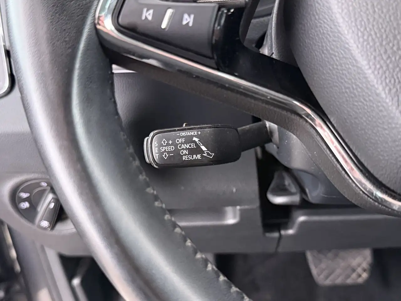 Skoda Karoq 1.5 TSI Tour Aut MATRIX AHK RADAR NAVI PDC, миниатюра 22