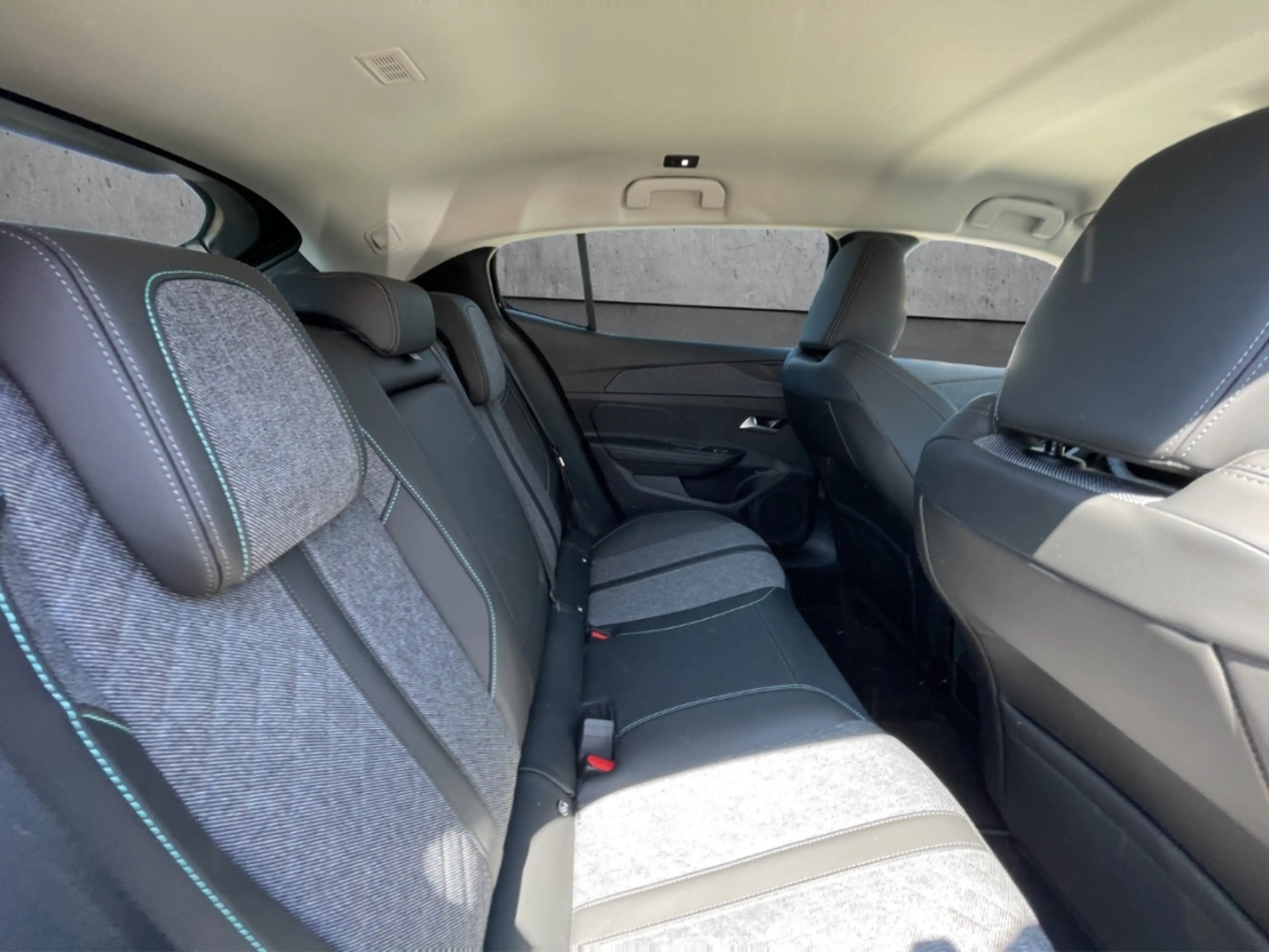 Peugeot 408 Allure PT130 EAT8 Navi El.Sitz Kamera LED ACC CarP — photo 14