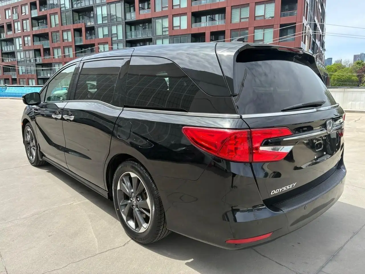 Honda Odyssey снимка Honda Odyssey