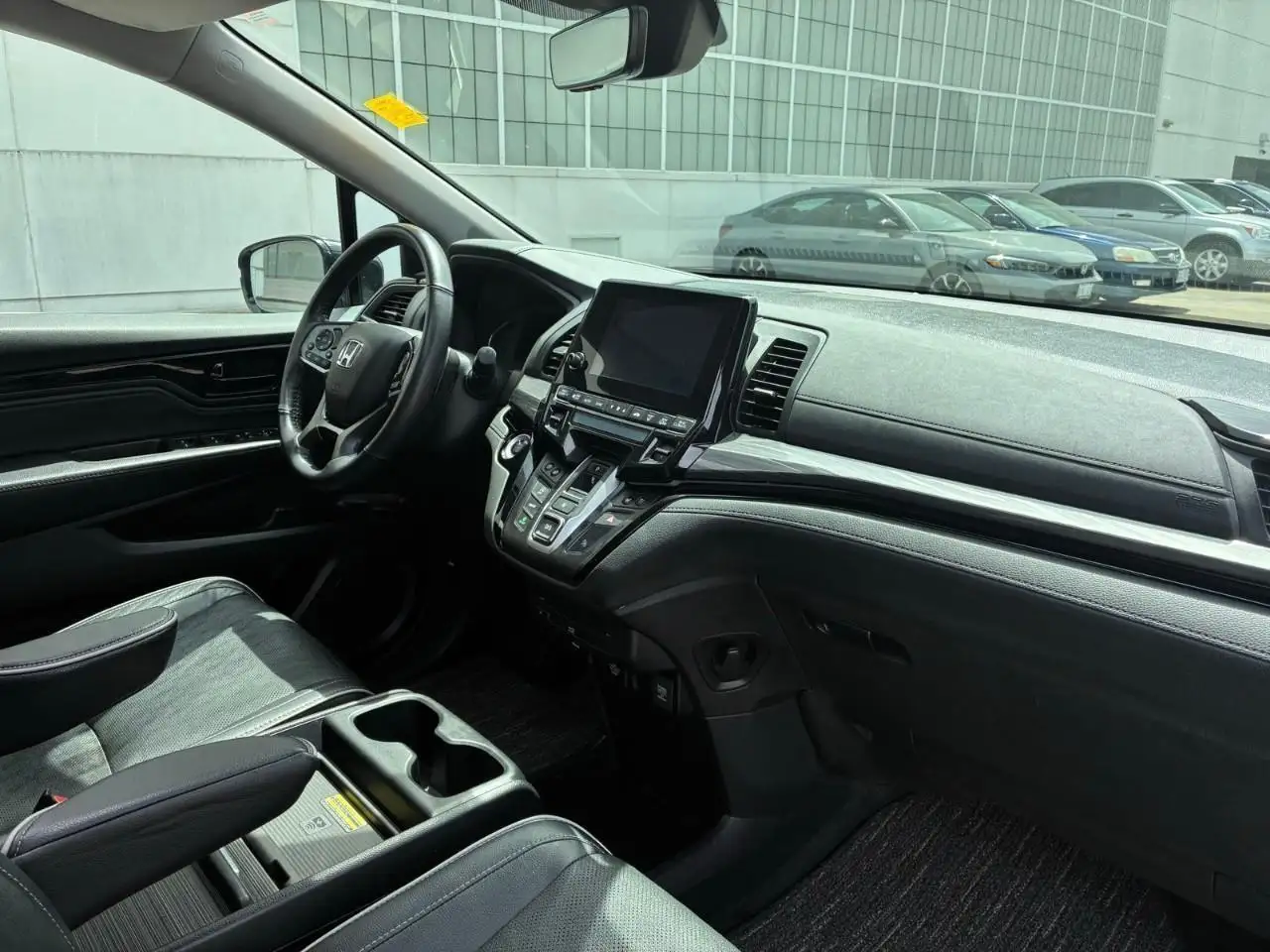 Honda Odyssey снимка Honda Odyssey
