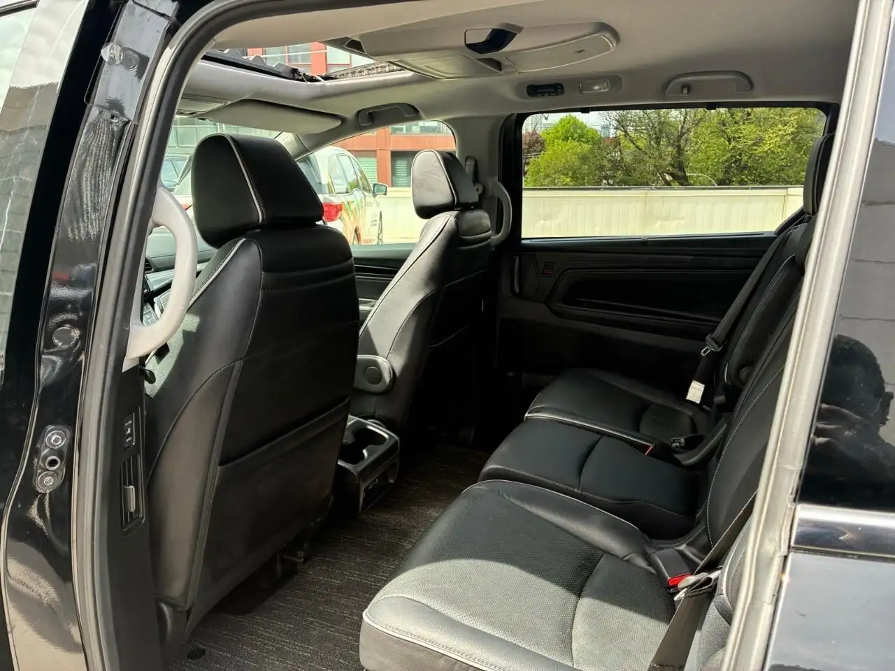 Honda Odyssey снимка Honda Odyssey