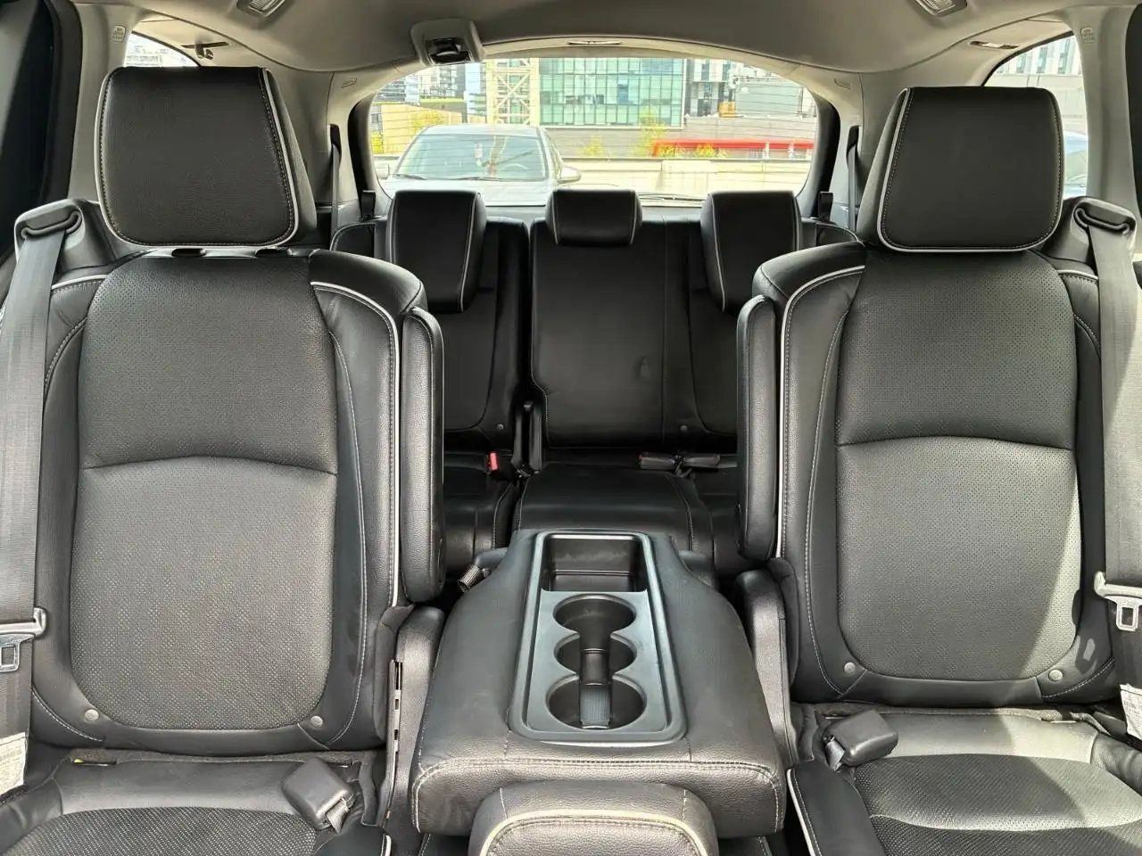 Honda Odyssey снимка Honda Odyssey