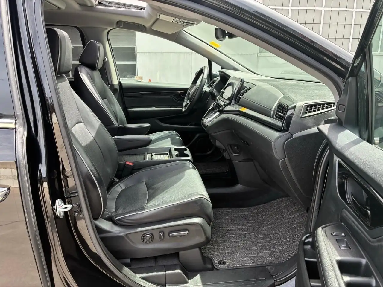 Honda Odyssey снимка Honda Odyssey