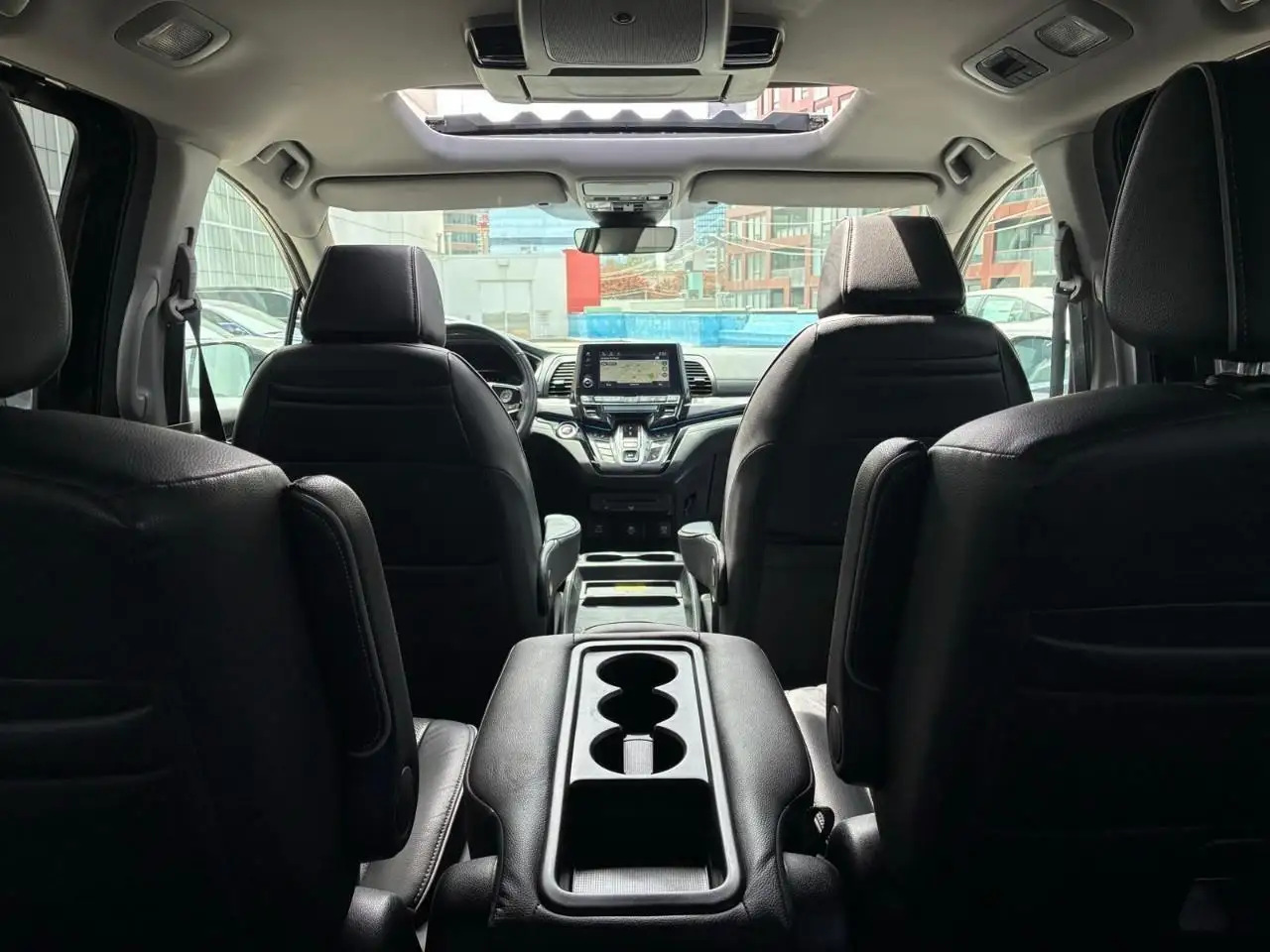 Honda Odyssey снимка Honda Odyssey