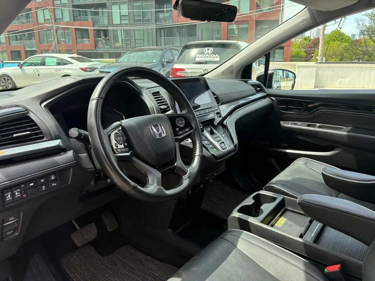 Honda Odyssey снимка Honda Odyssey