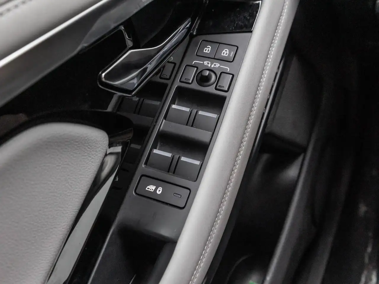 Land Rover Range Rover Evoque photo Land Rover Range Rover Evoque