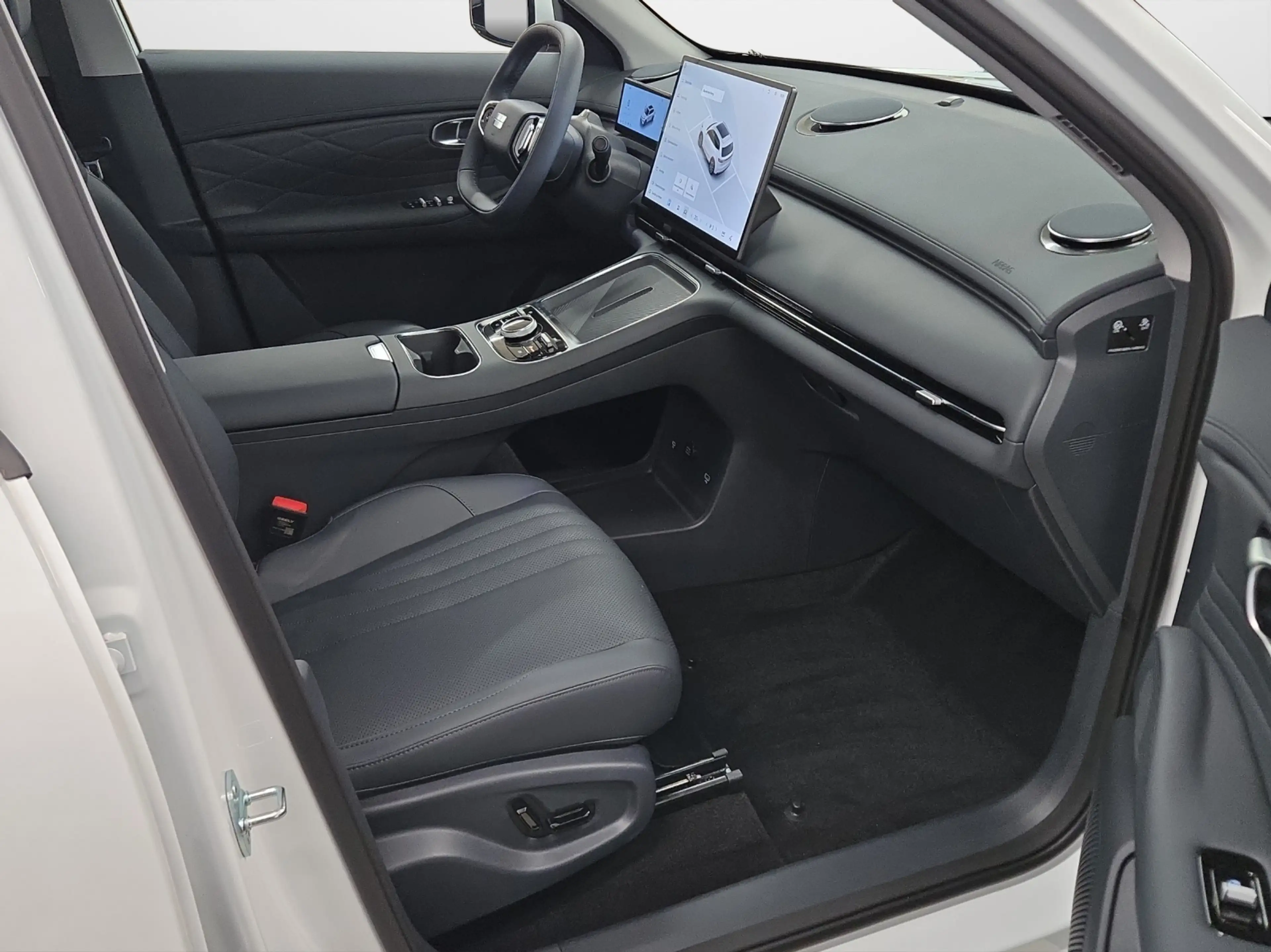 Geely Starray EM-i Pro — photo 13