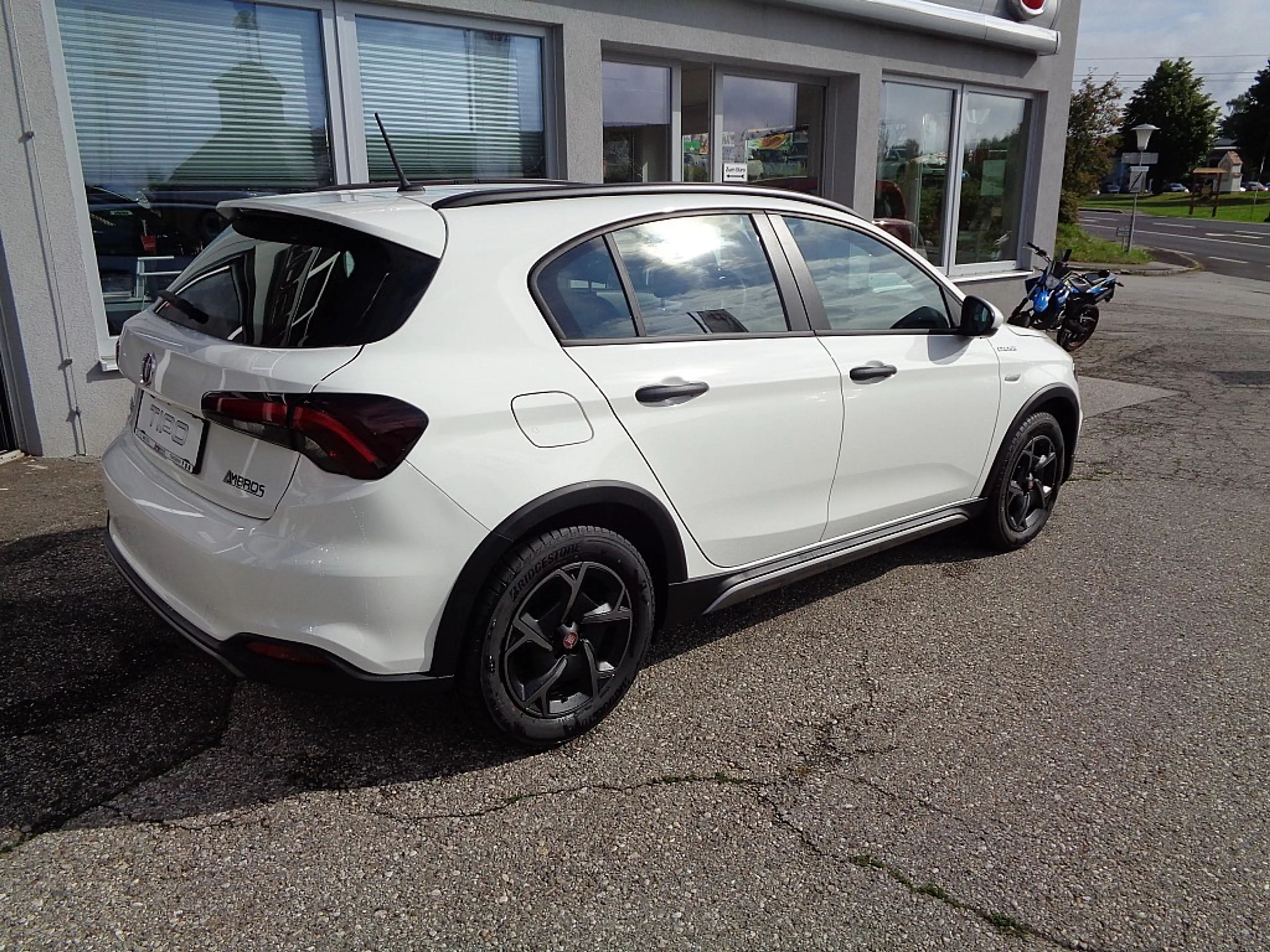 Fiat Tipo Cross FireFly Turbo 100 City Cross + Anhängerku... — photo 3